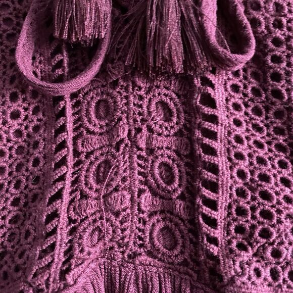 Torrid  Flowy Top, 3/4 sleeve with lace detail Maroon Size 2 - Picture 3 of 16